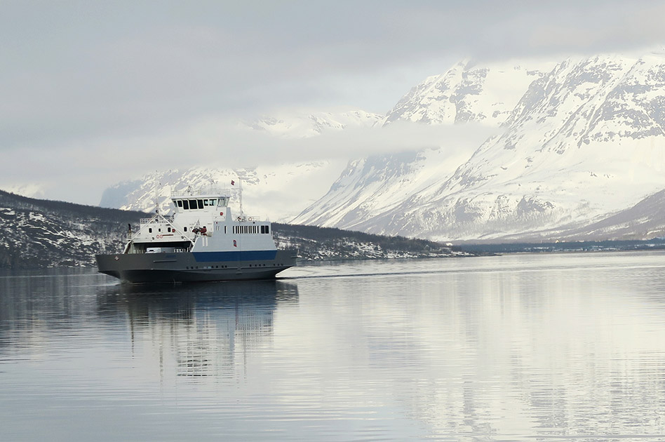 Ski Lyngen Alps in northern Norway