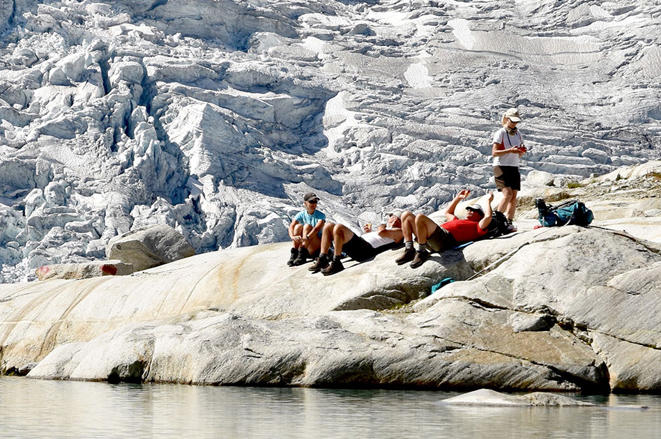 Alpine rock climbing at the Durrand Glacier